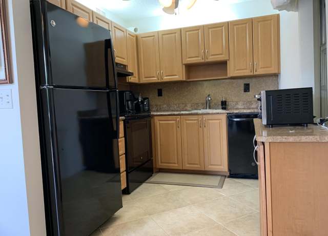 Property at 750 Burgundy P, Delray Beach, FL 33484, 2 beds, 2 baths