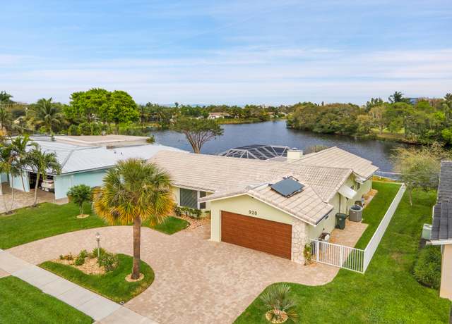 Property at 920 SW 11th Ter, Boca Raton, FL 33486, 3 beds, 2 baths