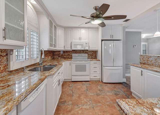 Property at 5926 Los Alamos Ln, Delray Beach, FL 33484, 2 beds, 2 baths