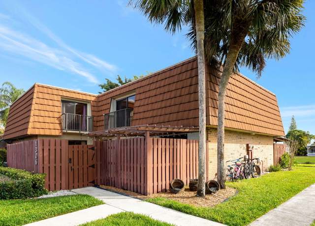 Property at 1306 SW 118th Ter, Davie, FL 33325, 3 beds, 2.5 baths