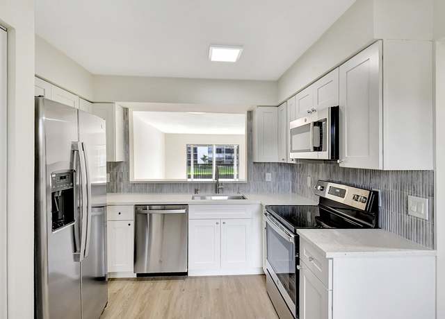 Property at 14360 Strathmore Ln #204, Delray Beach, FL 33446, 1 bed, 2 baths