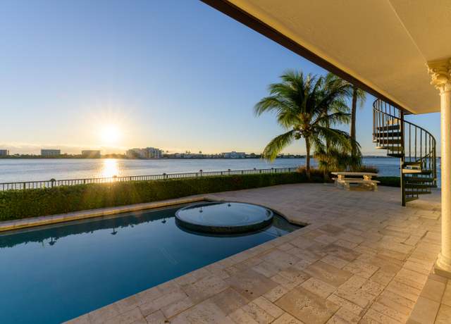 Property at 7 Duke Dr, Lake Worth Beach, FL 33460, 4 beds, 3.5 baths