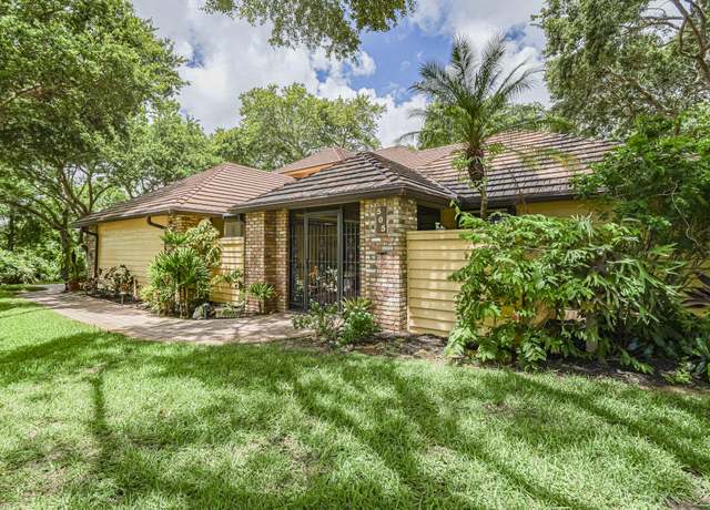 Property at 505 Cross Creek Cir, Sebastian, FL 32958, 3 beds, 2.5 baths