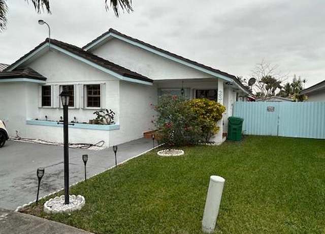 Property at 2312 SW 140th Pl, Miami, FL 33175, 3 beds, 2 baths
