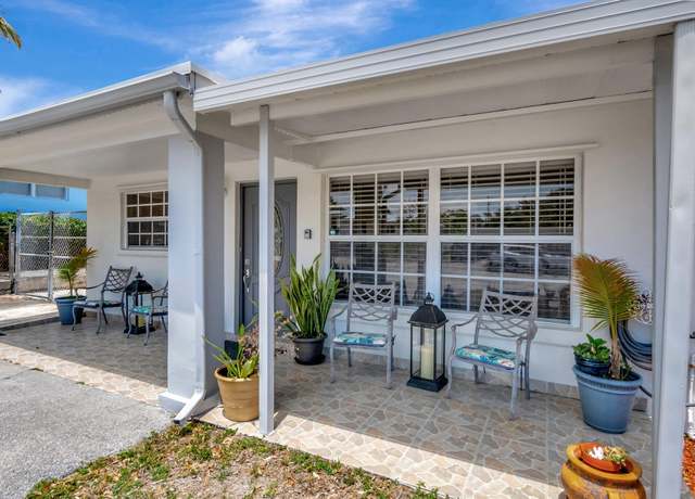 Property at 391 SW 2nd St, Boca Raton, FL 33432, 4 beds, 2 baths
