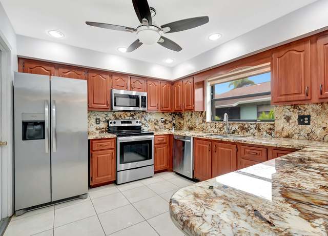Property at 9765 Pecan Tree Dr Unit B, Boynton Beach, FL 33436, 2 beds, 2 baths