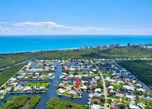 Property at 129 Queen Christina Ct, Hutchinson Island, FL 34949, 4 beds, 3.5 baths