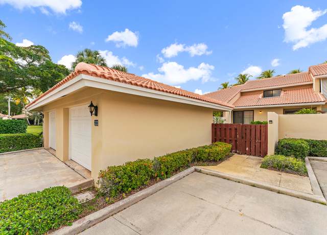 Property at 222 Old Meadow Way, Palm Beach Gardens, FL 33418, 2 beds, 2 baths