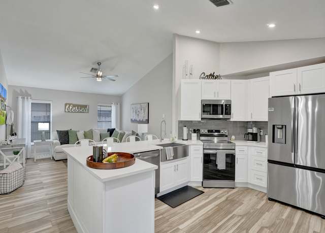 Property at 3726 Woods Walk Blvd, Lake Worth, FL 33467, 3 beds, 2 baths
