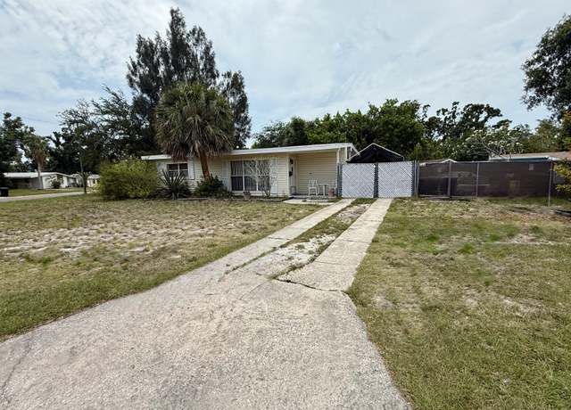Property at 3901 Neptune Dr SE, St. Petersburg, FL 33705, 2 beds, 1 bath