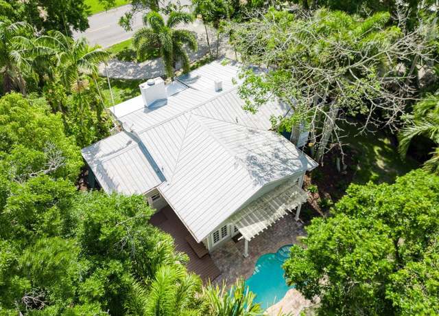 Property at 2239 Vero Beach Ave, Vero Beach, FL 32960, 3 beds, 3 baths