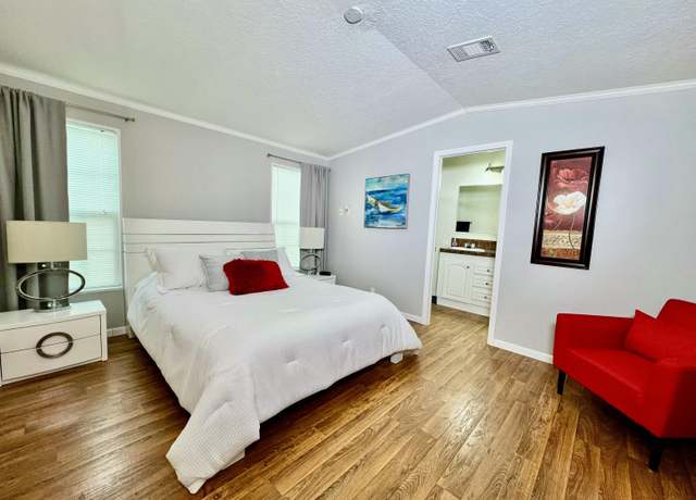 Property at 309 Hibiscus Dr Dr, Deerfield Beach, FL 33442, 2 beds, 2 baths