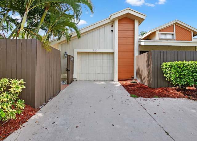 Property at 7576 E Sierra Ter E, Boca Raton, FL 33433, 3 beds, 2 baths