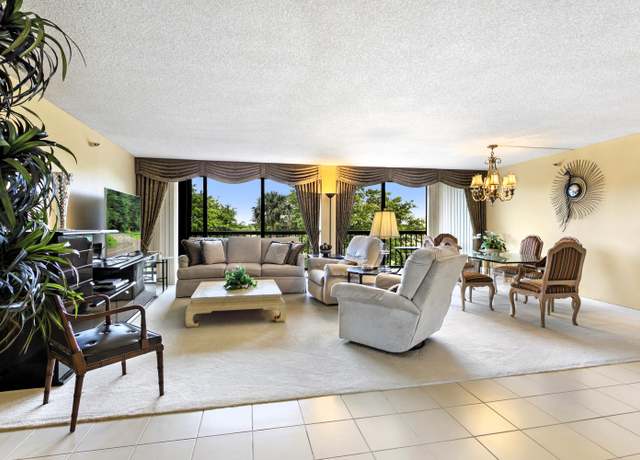 Property at 2480 Presidential Way #403, West Palm Beach, FL 33401, 2 beds, 2 baths