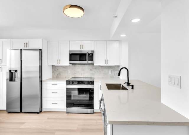 Property at 7076 Huntington Ln #208, Delray Beach, FL 33446, 2 beds, 2 baths
