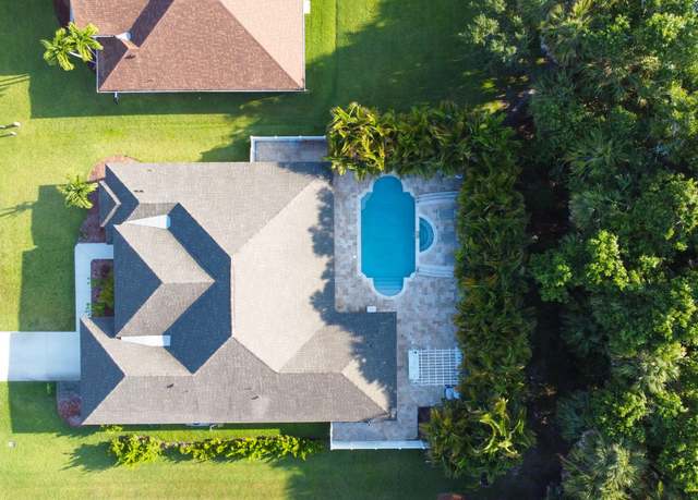 Property at 832 Alexandra Ave SW, Vero Beach, FL 32968, 4 beds, 3 baths
