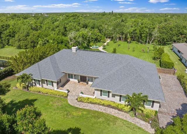 Property at 86 Blue Island St, Sebastian, FL 32958, 4 beds, 3.5 baths