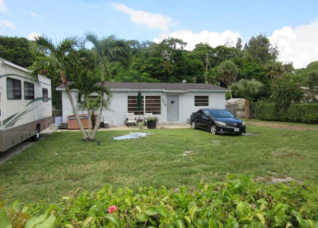 Property at 773 Arlington Dr, West Palm Beach, FL 33415, 3 beds, 2 baths