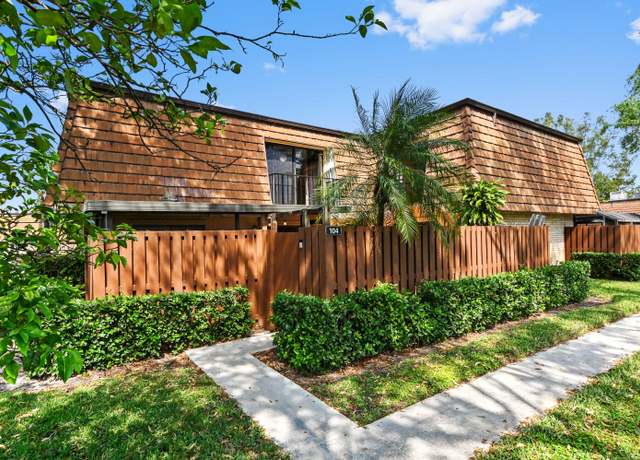 Property at 104 1st Ln Unit D, Greenacres, FL 33463, 3 beds, 3 baths