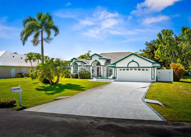Property at 1104 SE Strathmore Dr, Port Saint Lucie, FL 34952, 3 beds, 2 baths