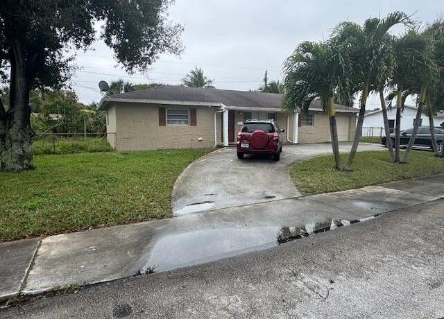 Property at 846 Foresteria Dr, Lake Park, FL 33403, 3 beds, 2 baths