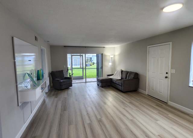 Property at 132 SE Village Dr #132, Port Saint Lucie, FL 34953, 2 beds, 2 baths
