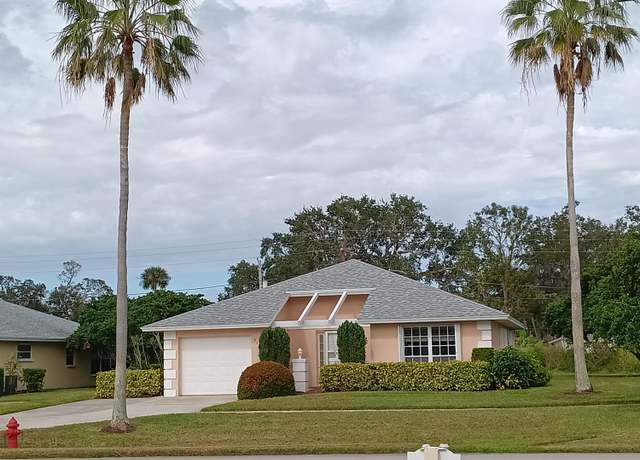 Property at 210 N Grove Isle Cir, Vero Beach, FL 32962, 2 beds, 2 baths
