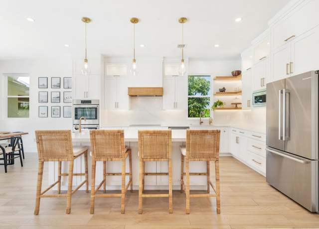 Property at 11387 E Teach Rd, Palm Beach Gardens, FL 33410, 4 beds, 2.5 baths