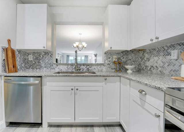 Property at 5890 Sugar Palm Ct Unit E, Delray Beach, FL 33484, 2 beds, 2 baths