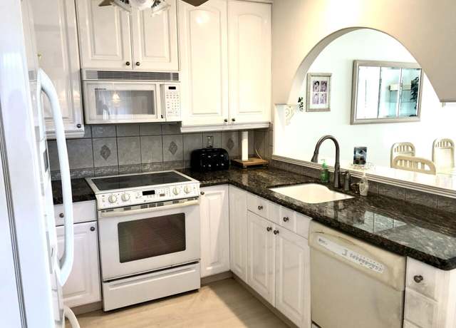 Property at 7633 S Tahiti Ln #204, Lake Worth, FL 33467, 2 beds, 2 baths