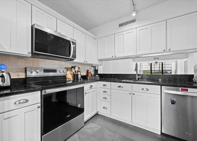 Property at 3526 Whitehall Dr #106, West Palm Beach, FL 33401, 2 beds, 2 baths