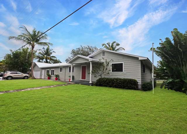 Property at 509 SW Riverdale St, Stuart, FL 34994, 3 beds, 2.5 baths