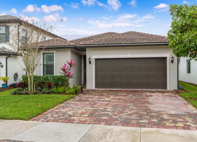 Property at 8202 Cadre Noir Rd, Lake Worth, FL 33467, 4 beds, 2 baths