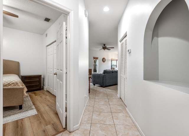 Property at 12582 Shoreline Dr, Wellington, FL 33414, 3 beds, 2 baths