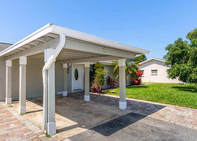 Property at 4896 Royal Ct S, West Palm Beach, FL 33415, 3 beds, 2 baths