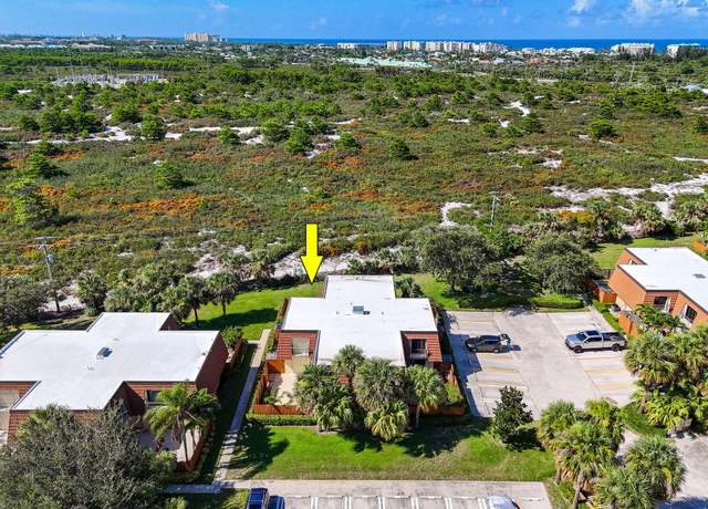 Property at 2810 28th Ct, Jupiter, FL 33477, 2 beds, 2.5 baths