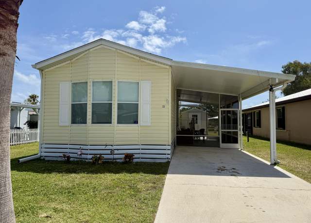Property at 33 SE Flamenco Way, Port Saint Lucie, FL 34952, 2 beds, 2 baths
