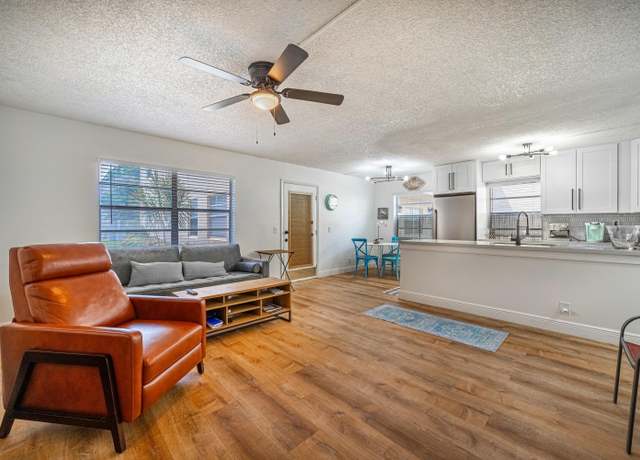 Property at 52 Burgundy B, Delray Beach, FL 33484, 2 beds, 2 baths