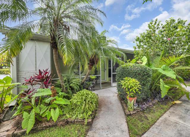 Property at 2121 SE Wayne Rd, Stuart, FL 34994, 2 beds, 1 bath