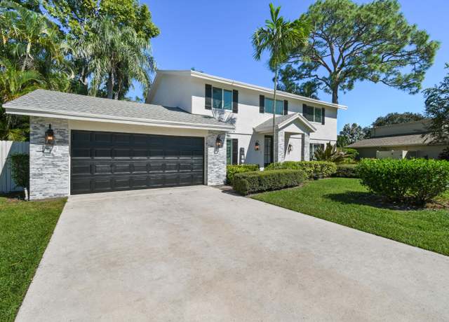 Property at 6801 Eastpointe Pines St, Palm Beach Gardens, FL 33418, 4 beds, 2.5 baths