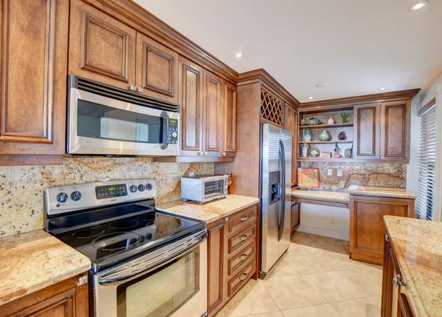Property at 14 Royal Palm Way #6060, Boca Raton, FL 33432, 2 beds, 2 baths