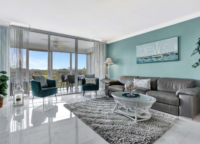 Property at 565 Oaks Ln #512, Pompano Beach, FL 33069, 3 beds, 2 baths