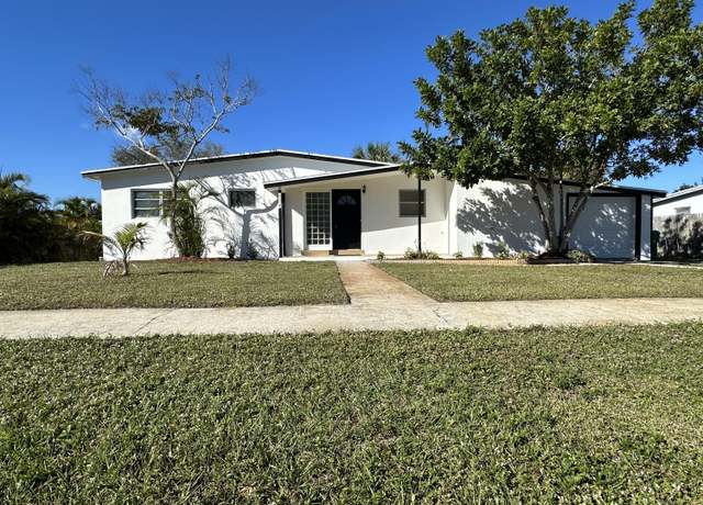 Property at 874 Dolores St, Sebastian, FL 32958, 3 beds, 1 bath