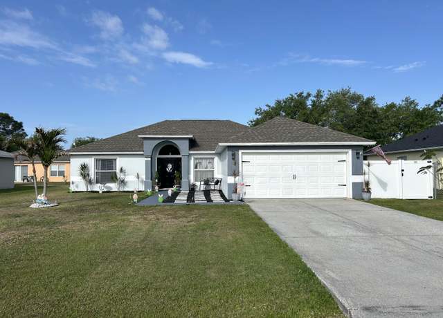 Property at 633 Kangaroo Dr, Poinciana, FL 34758, 4 beds, 2 baths