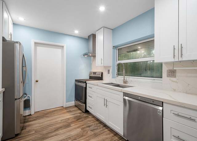 Property at 7503 NW 42 St, Coral Springs, FL 33065, 4 beds, 2 baths