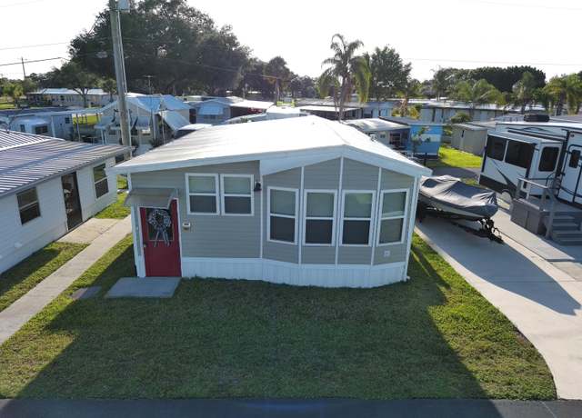 Property at 1339 Old Lakeport Rd NW #14, Moore Haven, FL 33471, 2 beds, 1 bath