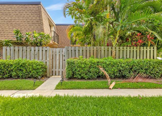 Property at 2950 SW 22nd Cir Unit 4c, Delray Beach, FL 33445, 2 beds, 2.5 baths