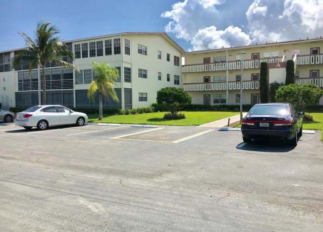 Property at 15 Preston A, Boca Raton, FL 33434, 2 beds, 1.5 baths