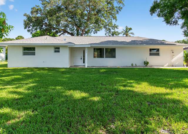 Property at 6830 2nd St, Limestone Creek, FL 33458, 5 beds, 3 baths