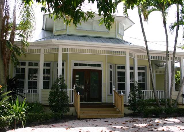 Property at 104 Abbie Ct, Sewalls Point, FL 34996, 4 beds, 2.5 baths